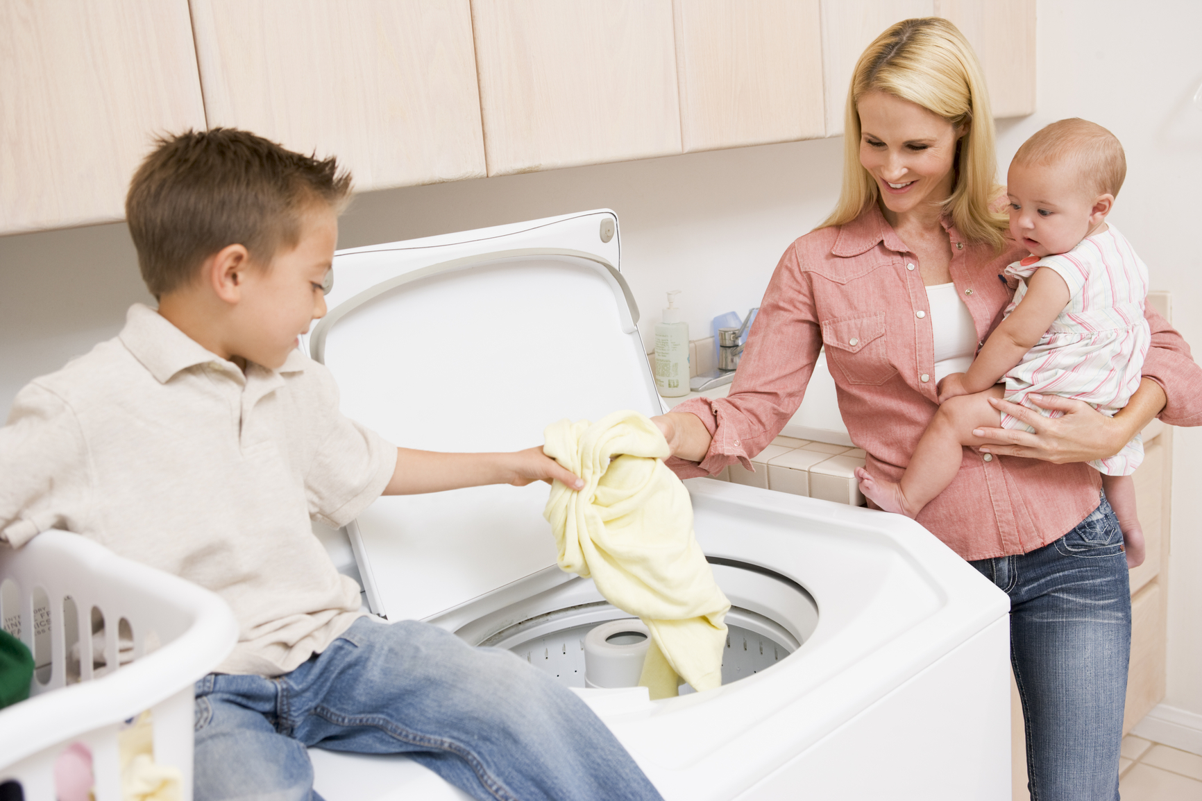 how to clean children's clothes stained with eczema creams
